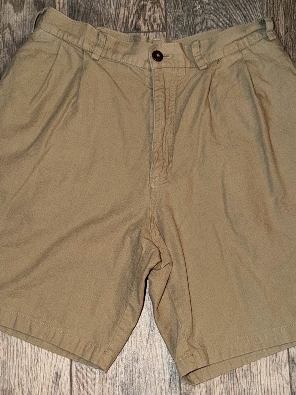 Vintage 1996 Patagonia Men’s Pleated Khaki Shorts 32